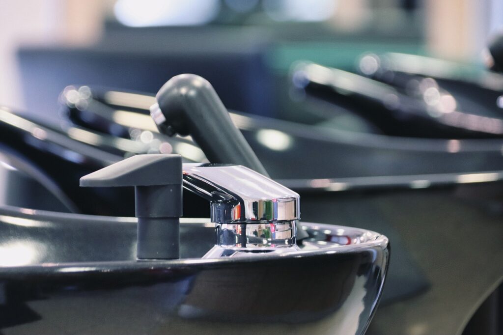 浴室でスマホを使うための防水美容動画の活用法は？